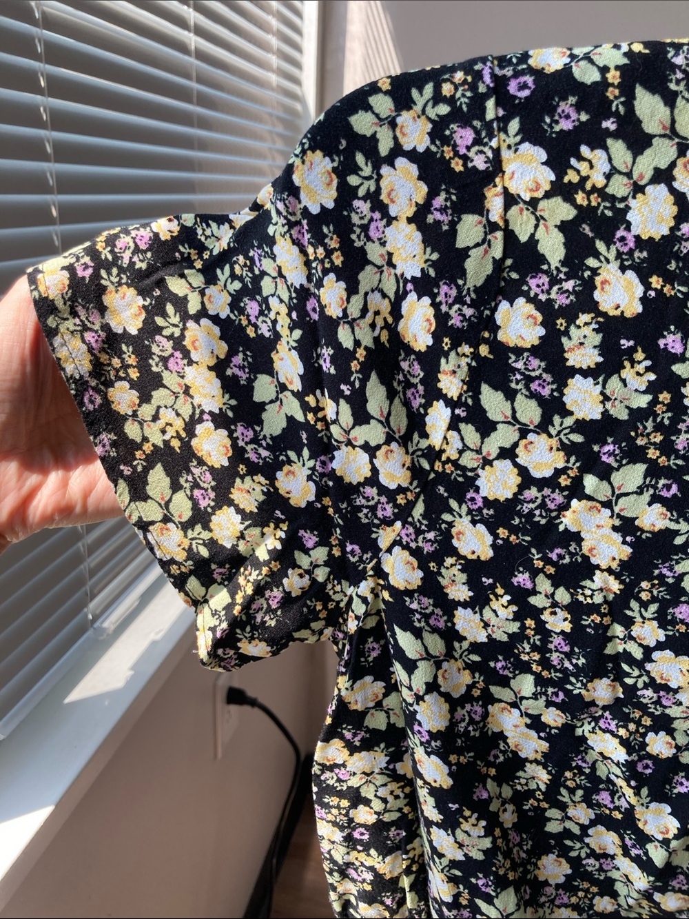 SO top floral print cinch front short sleeve crop top boho casual L jr - Picture 7 of 17